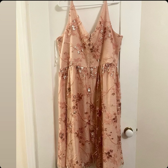 City Chic- Pink Spring occasion dress - Picture 2 of 3